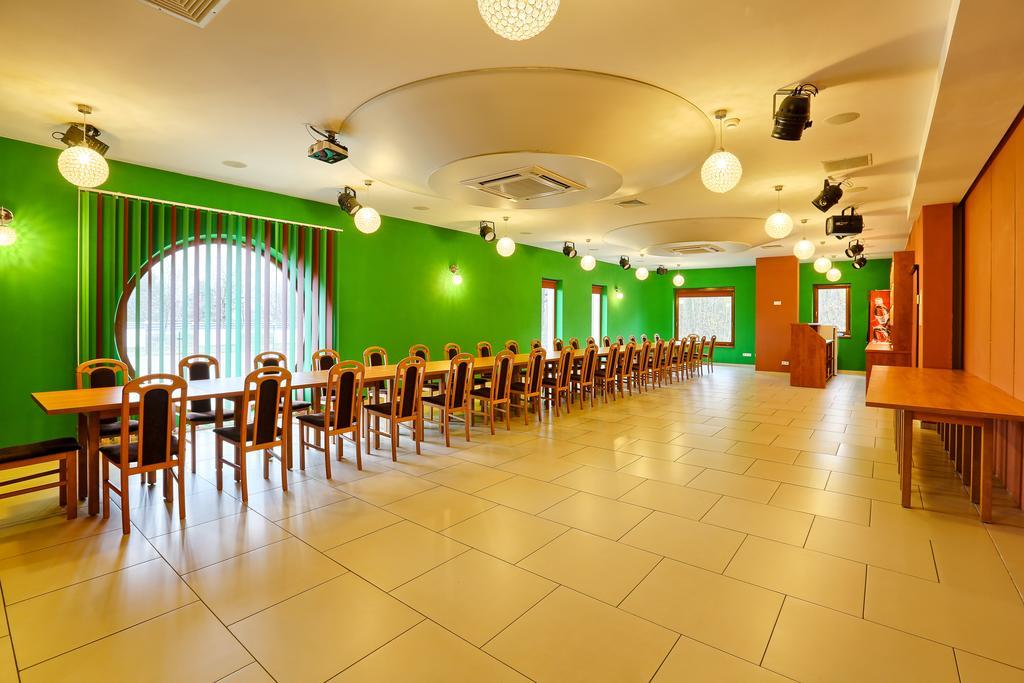 Hotel Tenis Chrząstowice Buitenkant foto